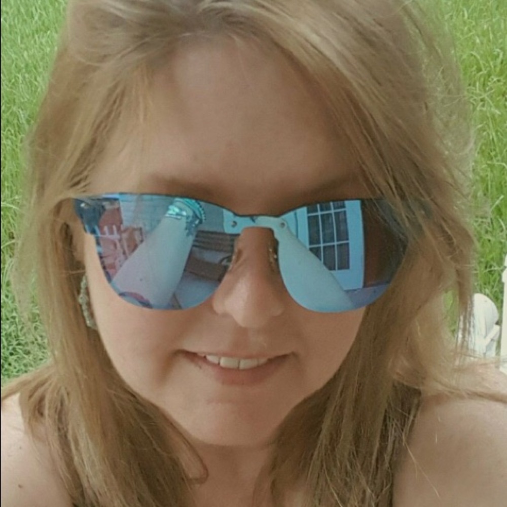 Meet your Posher, Vickie